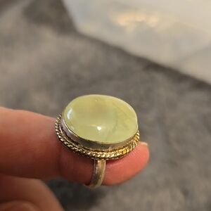 Chic Silver Ring with Green Stone